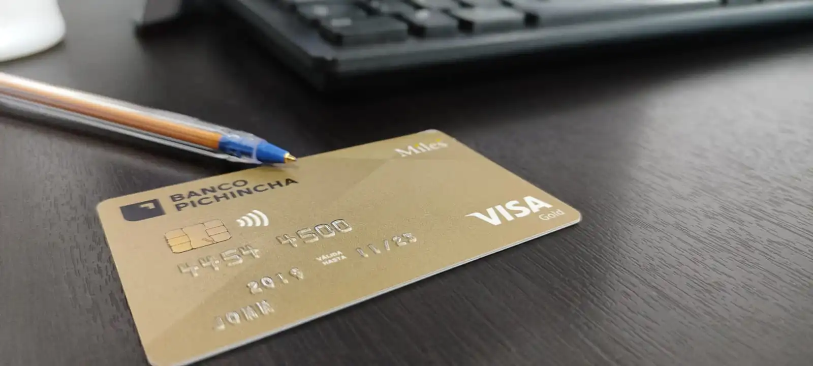 ¿Cómo cobrar con tarjeta de crédito o débito en tu negocio?